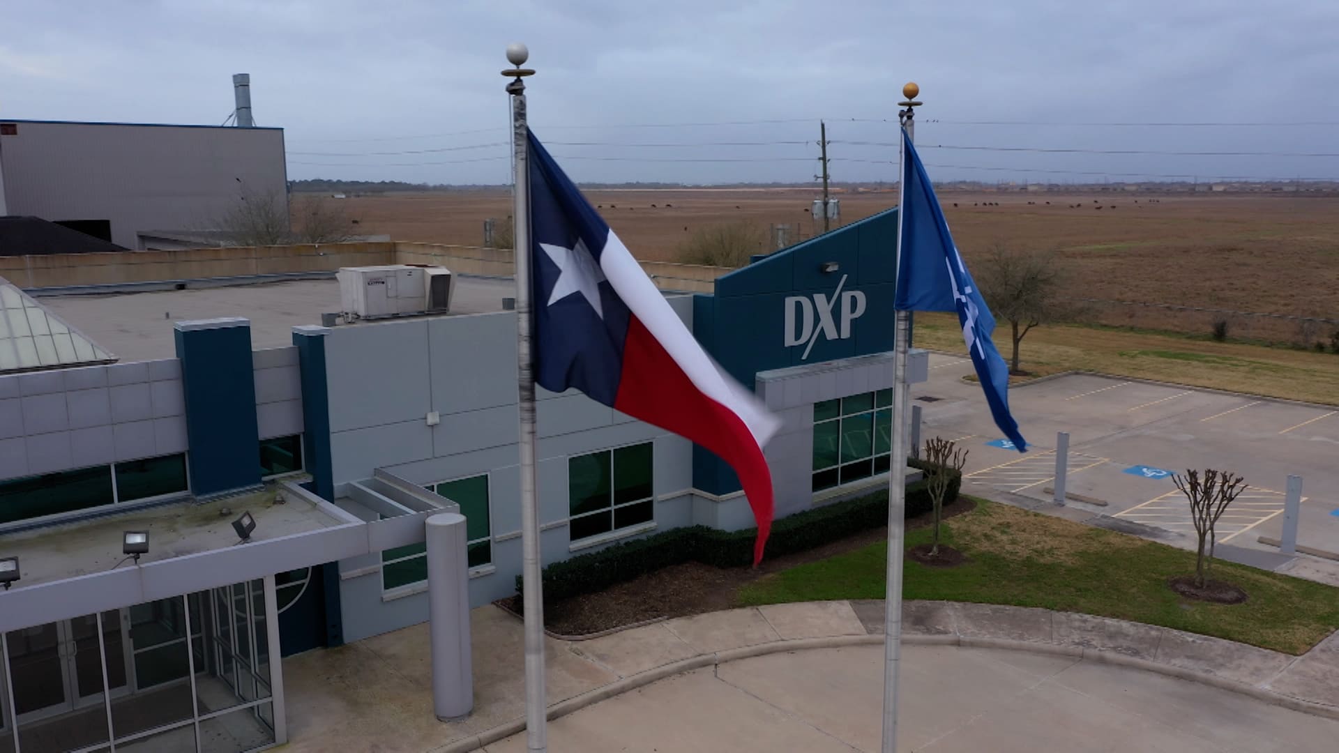 DXP Offers Veterans a Place to Shine - Military Makeover